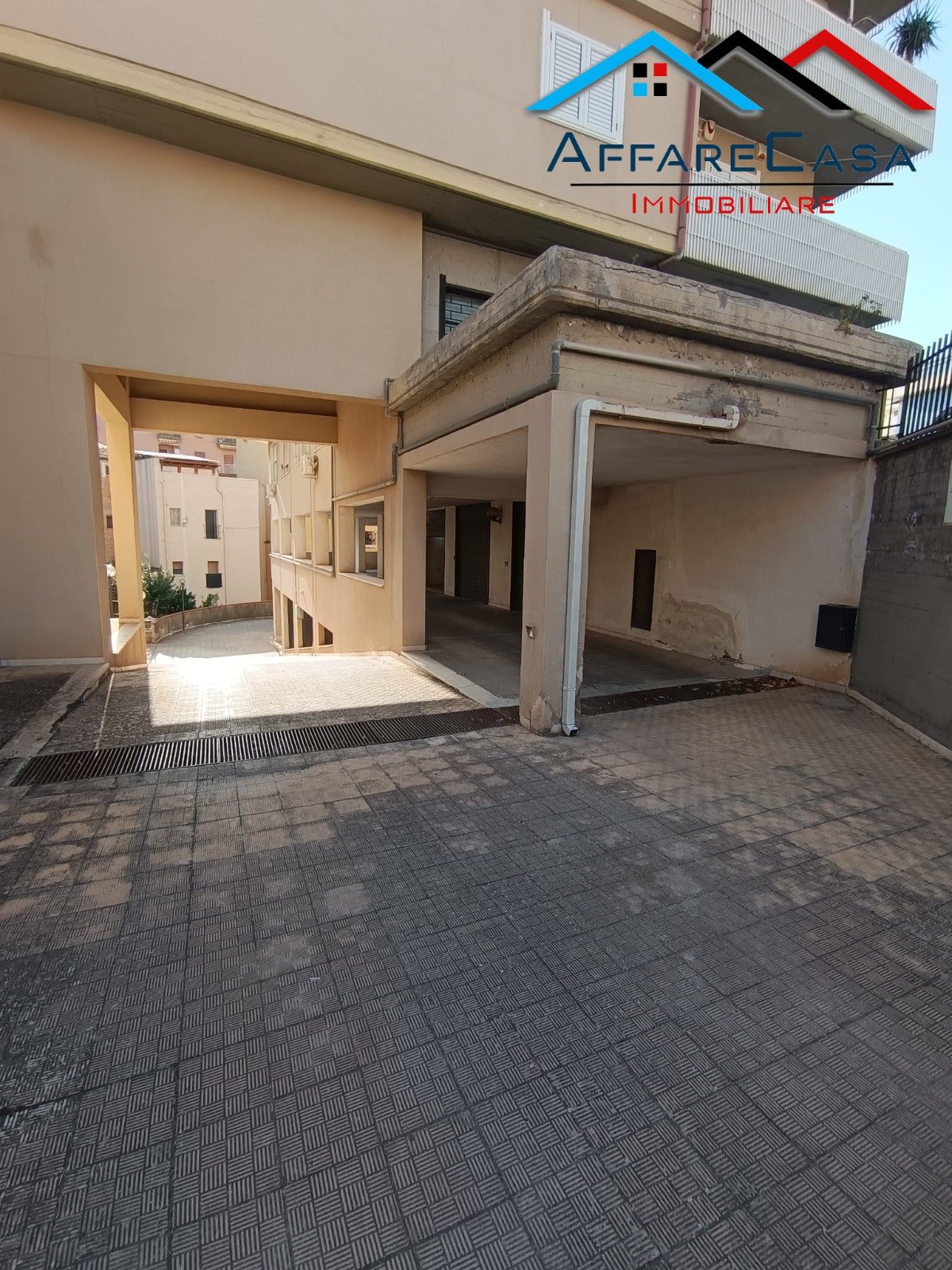 Garage Via Gabriele Amico Valenti, 127 Caltanissetta - Foto 9